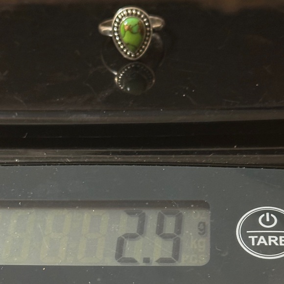 Navajo Green Gaspeite Sterling Silver Ring  3 grams Rare stone - Picture 7 of 7
